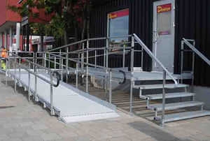 rampa de acceso de acero galvanizado