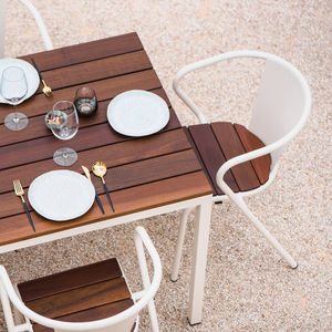 mesa contemporánea