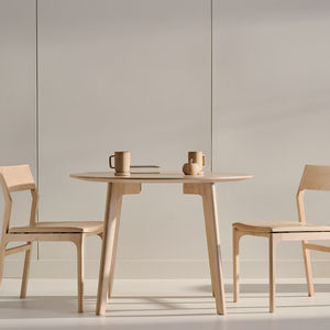 mesa de comedor contemporánea