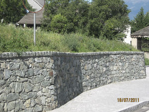 muro de contención de piedra
