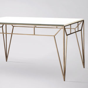 mesa contemporánea