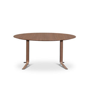 mesa de comedor de diseño escandinavo