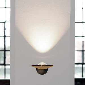 aplique moderno / de metal / LED / regulable