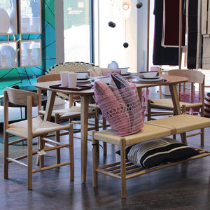 mesa de comedor contemporánea