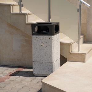cubo de basura público