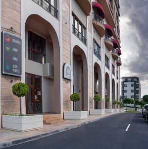 jardinera de hormigón reforzado con fibra