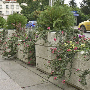 jardinera de hormigón reforzado con fibra