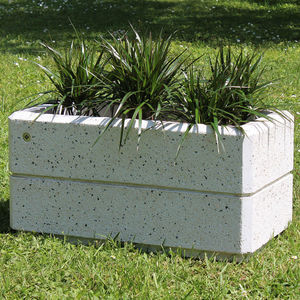jardinera de hormigón reforzado con fibra