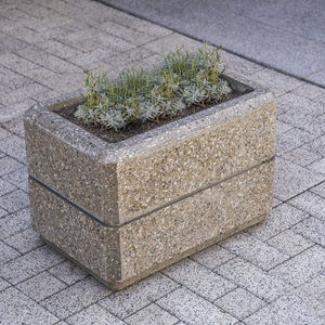 jardinera de hormigón reforzado con fibra