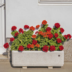 jardinera de hormigón reforzado con fibra