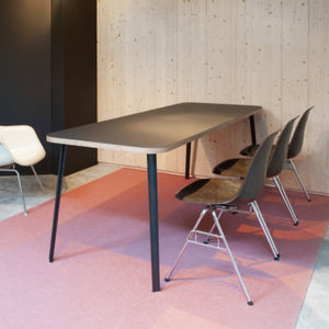 mesa contemporánea