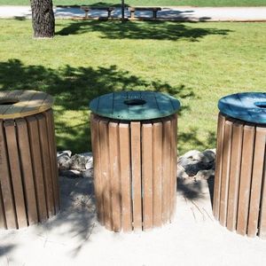 cubo de basura público