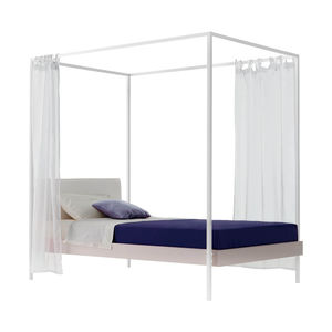 cama con dosel