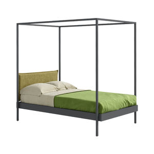 cama con dosel
