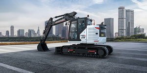excavadora intermedia