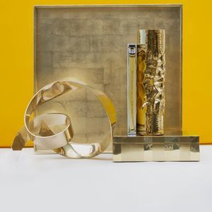 escultura de latón