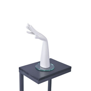 mano de maniquí mujer