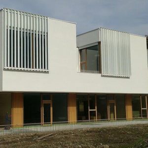 celosía con lamas de aluminio