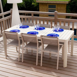 mesa de comedor contemporánea