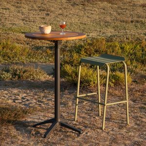mesa alta contemporánea