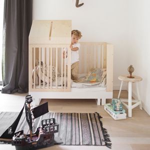 cama para bebé casita