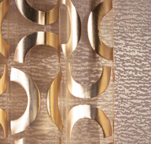 visillo con motivos decorativos