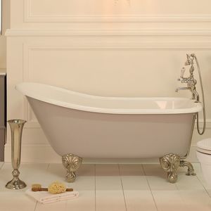 bañera con patas