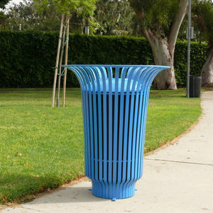cubo de basura público / de acero forjado / de reciclaje
