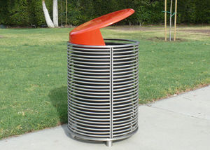 cubo de basura público