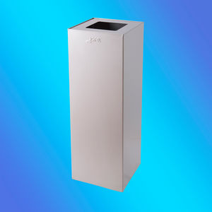 cubo de basura público
