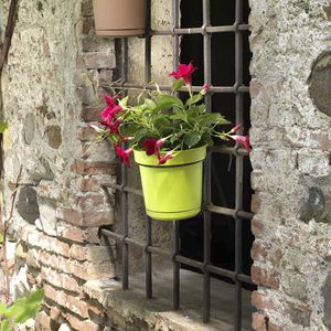 maceta de jardín de plástico