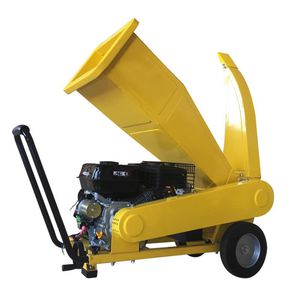 trituradora de ramas con motor térmico
