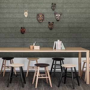 taburete de diseño escandinavo