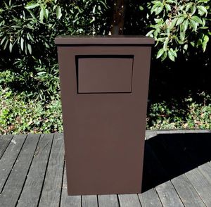 cubo de basura de fibra de vidrio