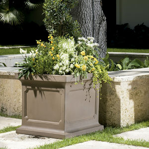 jardinera de plástico
