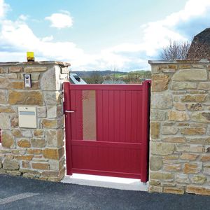puerta para jardín de aluminio termolacado