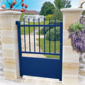 puerta para jardín de aluminio termolacado