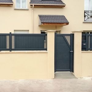 puerta para jardín de aluminio termolacado