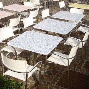 mesa contemporánea