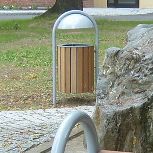 cubo de basura público