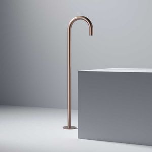 caño para bañera de latón