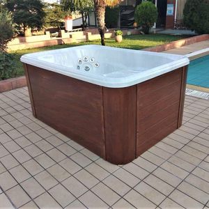 bañera de madera