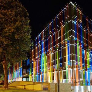 vidrio arquitectónico laminado / de color liso / para fachada / para barandilla