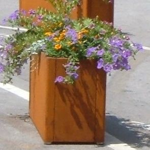 jardinera de metal
