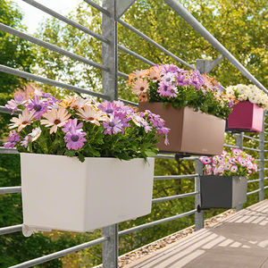 jardinera de plástico