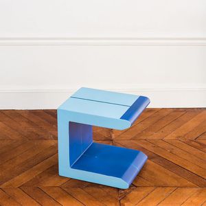 mesita auxiliar contemporánea