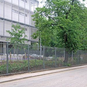 valla para zonas verdes / para parque infantil / para espacio público / con barrotes