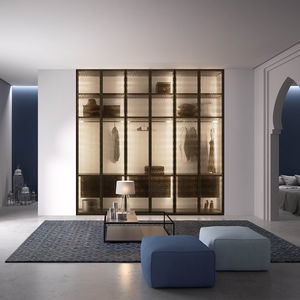 vestidor con puerta abatible