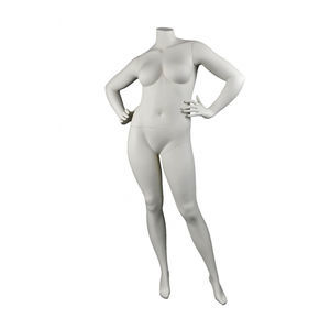 maniquí mujer corpulenta