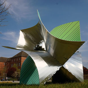 escultura de cartón